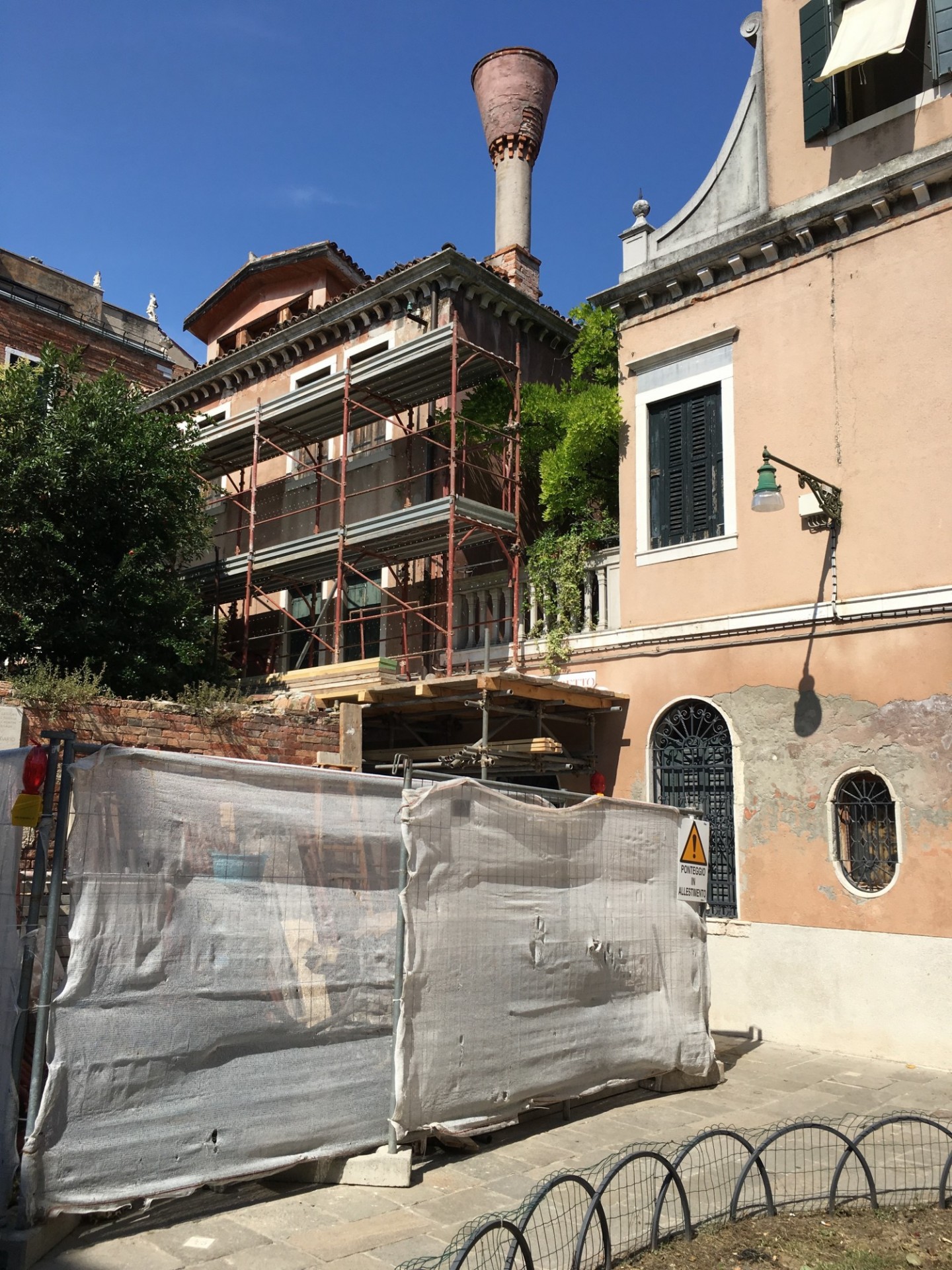 2014-2018 Casa Muraro Renovations Casa Muraro facade with scaffolding in 2018